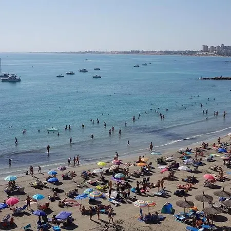 3 Bdr House Near La Zenia Private Lounge Terraces, Fire Places, Bbq, Kitchen, Parking * 오리후엘라