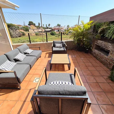 펜션 3 Bdr House Near La Zenia Private Lounge Terraces, Fire Places, Bbq, Kitchen, Parking 오리후엘라